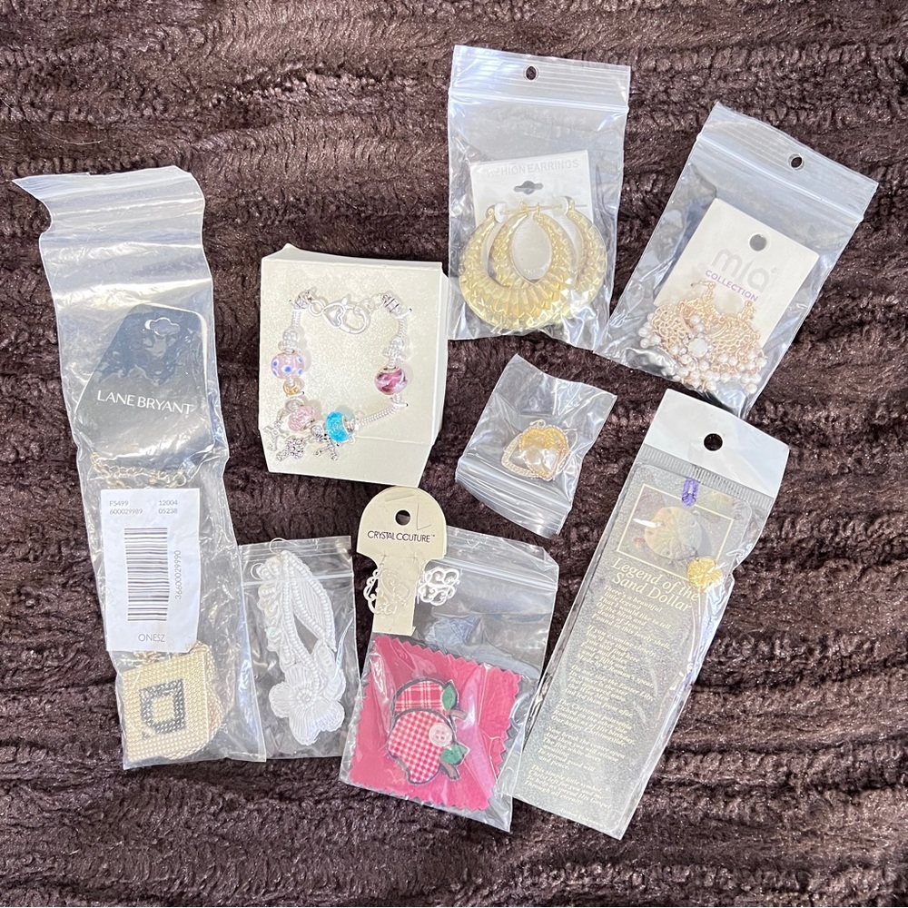 Fashion Jewelry Lot 7 On Original Cards Necklace Bracelet Earrings